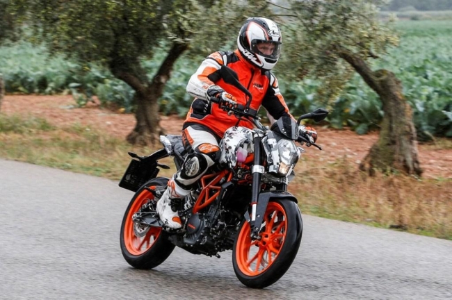 Spied Ktm Duke 390 Duke 200 Face Lifted Could That Be