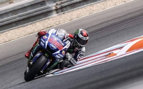 MotoGP Round 11 Qualifying: Jorge Lorenzo Shines In Scorching Brno