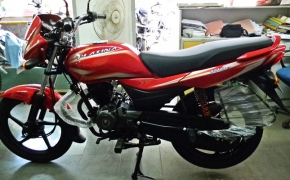 Bajaj Platina 100 ES Spotted At Dealership