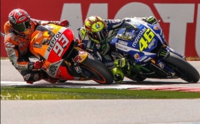 2015 MotoGP- Spectacular Valentino Rossi Wins At Assen