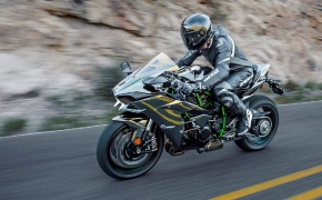 Kawasaki Ninja H2 Coming To India In April 2015