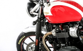 New Triumph Bonneville Range Rides On Pirelli PHANTOM™ Sportscomp