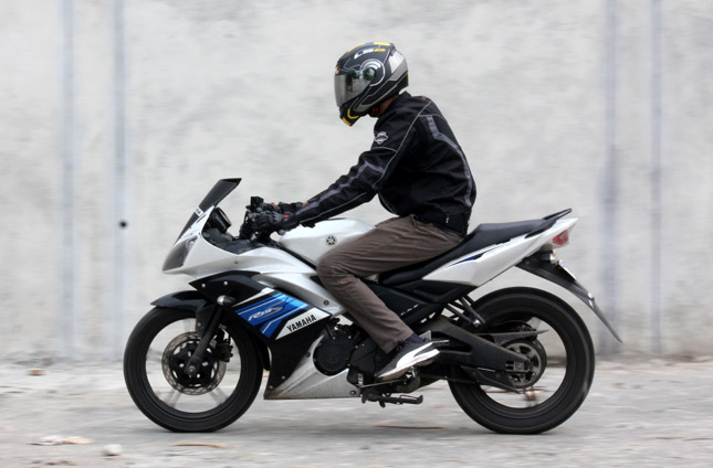 Yamaha YZF R15-S Reviews, First Rides, Road Tests & Test Ride Reviews